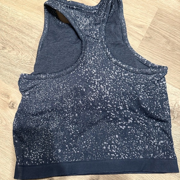 Lululemon crop tank with built in bra - Picture 5 of 6